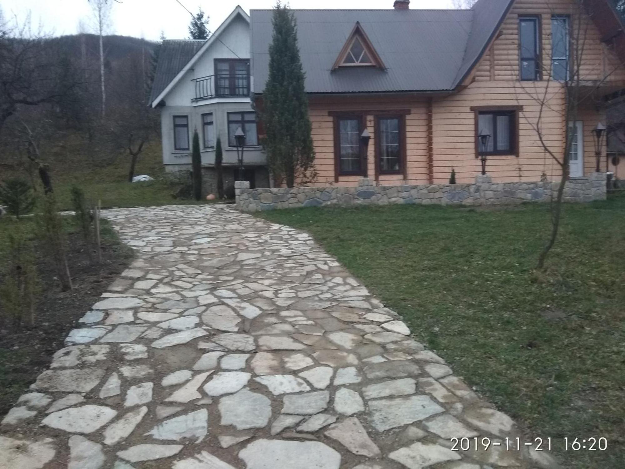 Goryanka Hotel Yaremche Bilik gambar